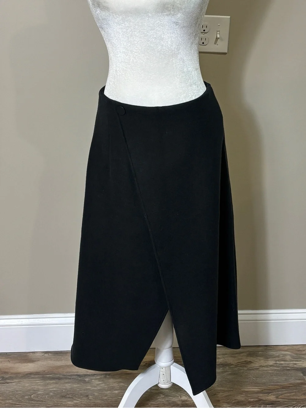 Club Monaco Wool Blend A-Line Cutaway Skirt.